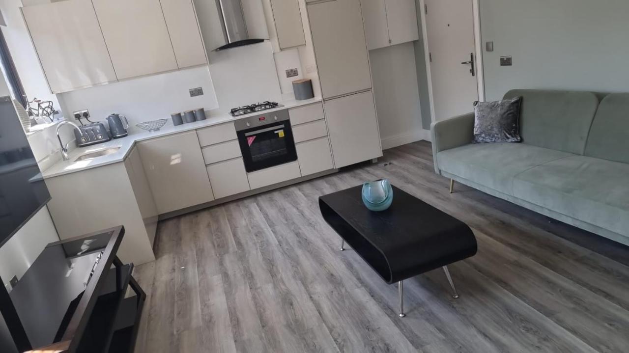 Jasmin Apartments - Luxury 1 & 2 Bedroom Units With Free Parking Bushey Bagian luar foto